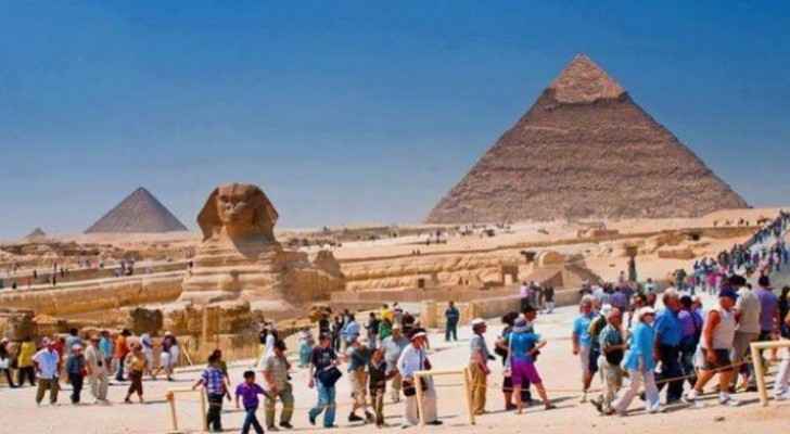 Egypt resumes tourism, reopens airports starting July