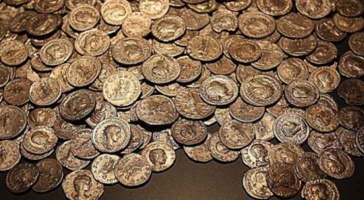 Historical coins worth thousands of dinars returned to owner in Karak