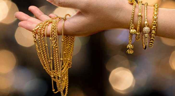 Gold in Jordan stabilize at high price