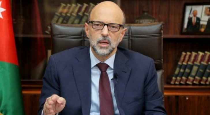 Razzaz: Government decides to apply home-quarantine for COVID-19 patients under age of 18