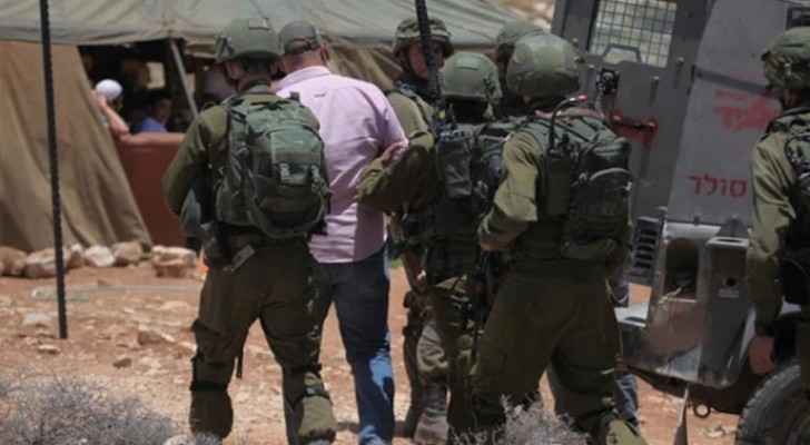 Israeli Occupation arrests 19 Palestinians
