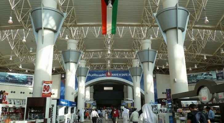 Kuwait opens airspace for 24 hours