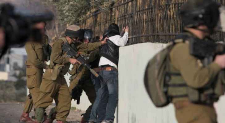 IOF detains 14 Palestinians in West Bank