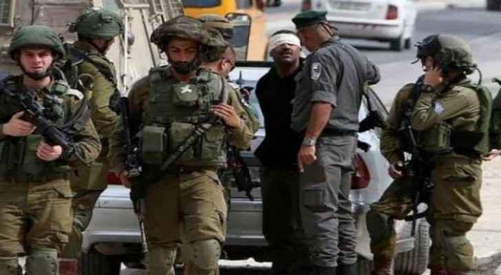 IOF arrests 18 Palestinians in West Bank