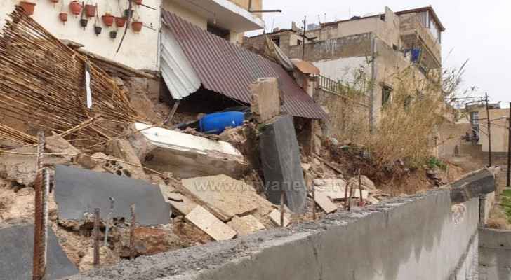 IMAGES: House in Marka collapses due to bad weather