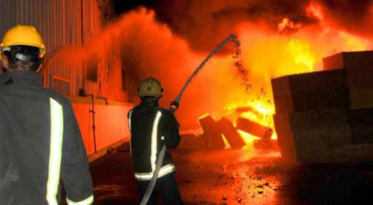 Civil defense teams extinguish fire in sponge warehouse in Amman