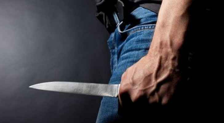 Father stabs daughter following family disputes in Sweileh