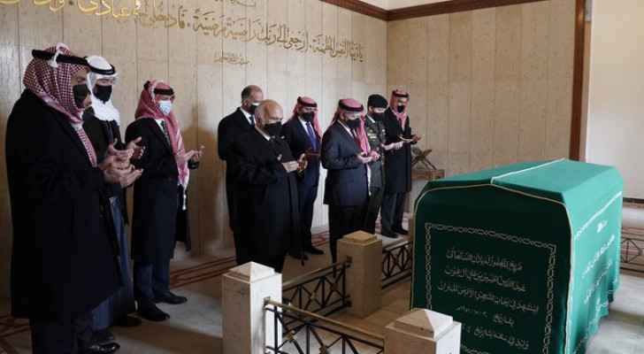 Prince Hamzah seen with King Abdullah at late HM Hussein's tomb