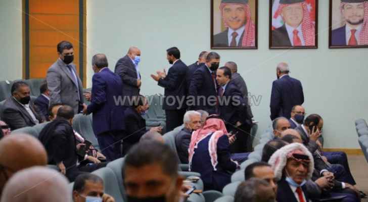 Verbal altercations occur during parliament meeting with PM