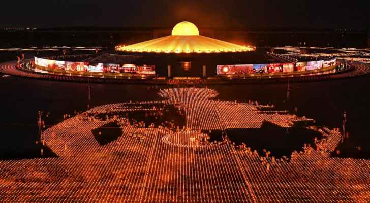 Thai Buddhist sect attempts world record with 330,000 candles