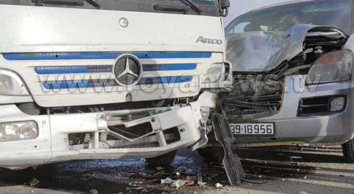 IMAGES: Car accident results in 16 injures in Mafraq