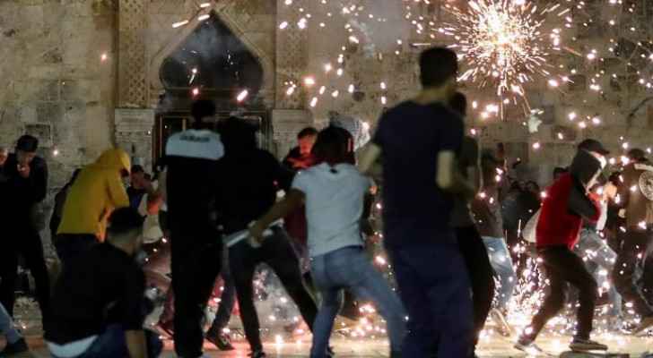 Father, four children injured during clashes with IOF: Palestinian Red Crescent