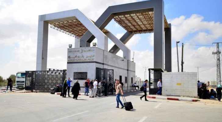 Egypt opens Rafah crossing to help treat Gaza's wounded