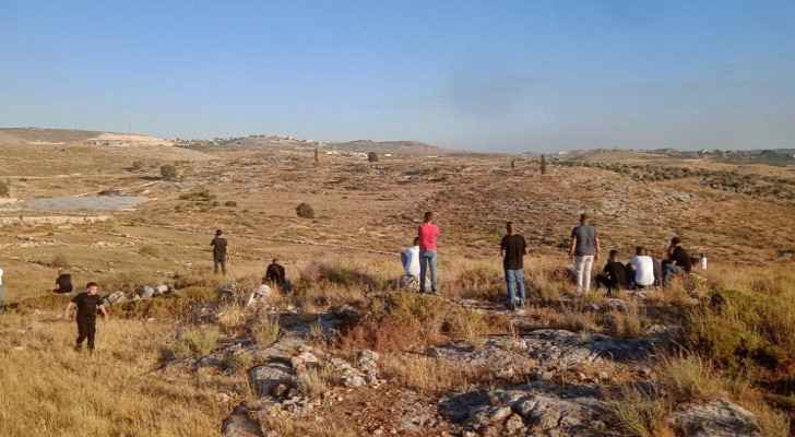 Palestinians confront settler gangs in Tulkarm