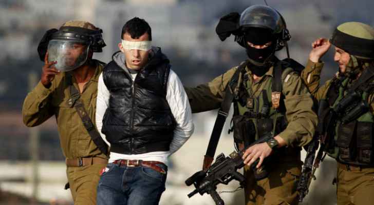 IOF arrests 11 Palestinians in West Bank