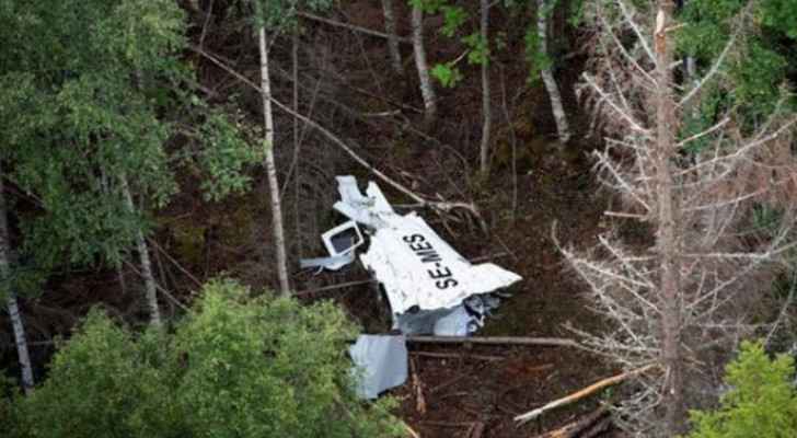 Nine killed after skydiving plane crashes in Sweden