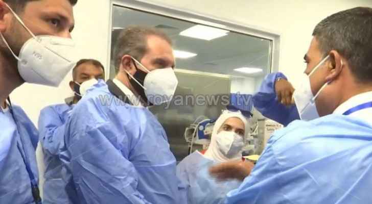 Al-Hawari visits Amman Field Hospital amid rise in COVID cases