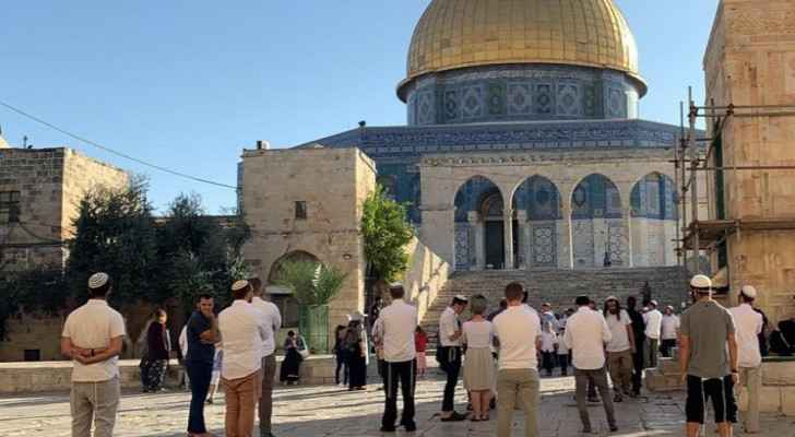 Settlers storm Al-Aqsa courtyards, guarded by Israeli occupation police