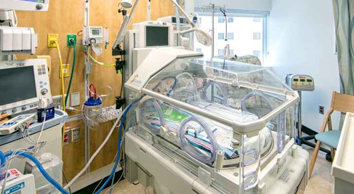 Premature baby placed in cardboard box in Al-Bashir Hospital