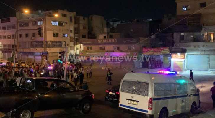 Authorities evacuate residents from fully cracked building in Amman