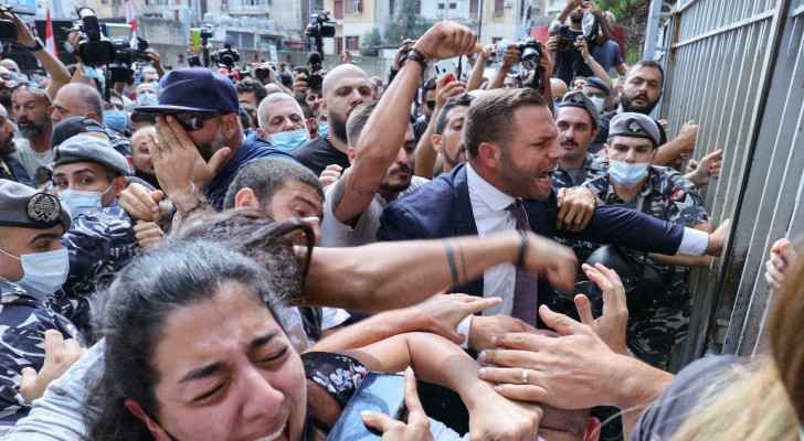 Families protest suspension of Lebanon blast probe