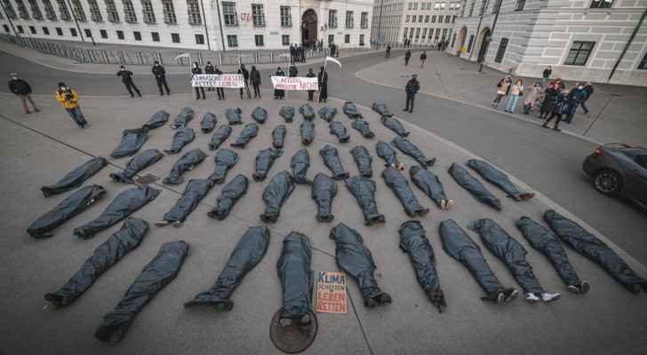 Video on climate change protest shared as fake bodies of Ukrainian citizens