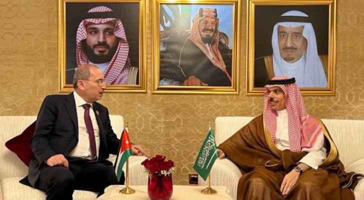 Safadi reiterates Jordan's solidarity with Saudi Arabia