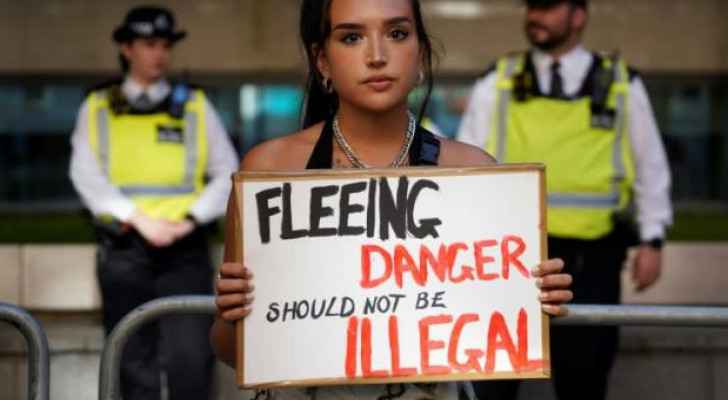 UK defends Rwanda migrant deportation policy