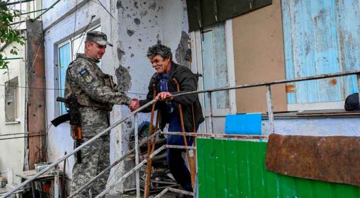 Thousands more to be evacuated from Ukraine's Kherson