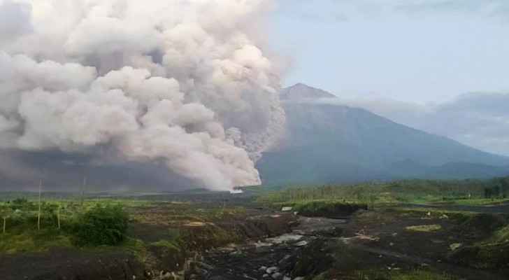 Indonesia's Mount Semeru volcano erupts, top alert status triggered