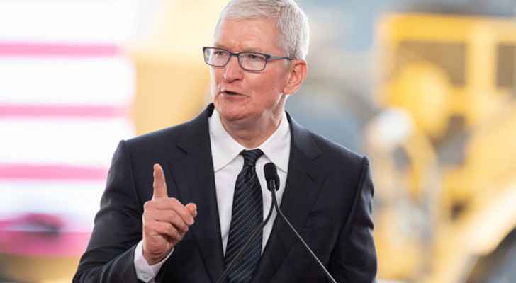 Apple CEO to receive more than 40 percent pay cut
