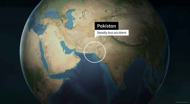At least 40 killed in Pakistan bus crash