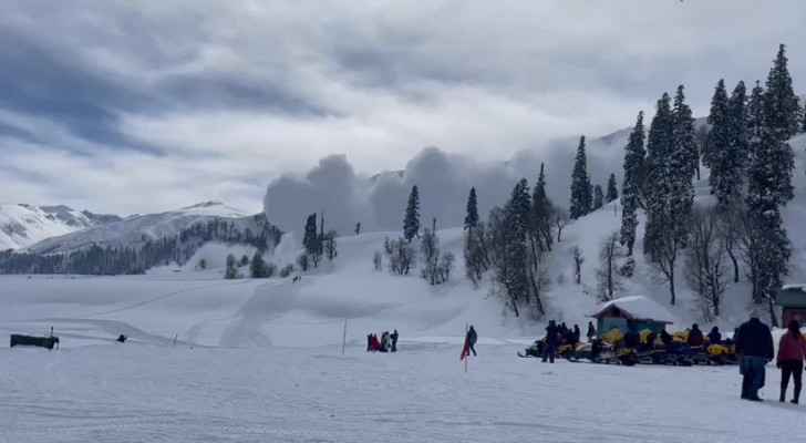 Two Polish skiers dead in Indian Kashmir avalanche