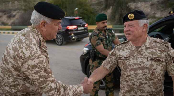 IMAGES: King attends iftar hosted by army