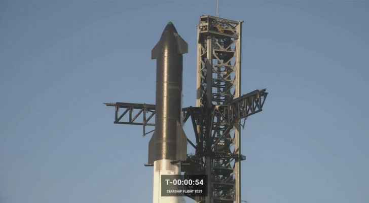 SpaceX postpones test flight of world's biggest rocket