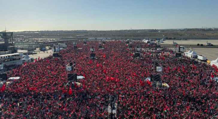 Massive protest in Istanbul in support of Palestine, featuring Erdogan