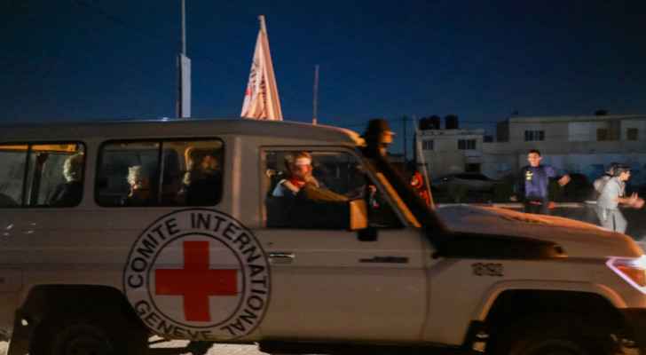 UPDATED: 'Israeli army' announces receiving captives from Red Cross after release