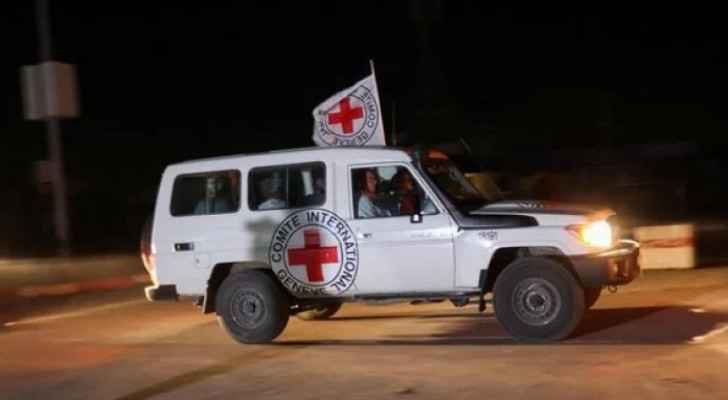 Hamas hands over 'Israeli captives' to Red Cross teams