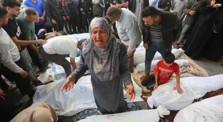 Palestinian woman in Rafah mourns her loved ones. (November, 2023) (Photo: AFP)