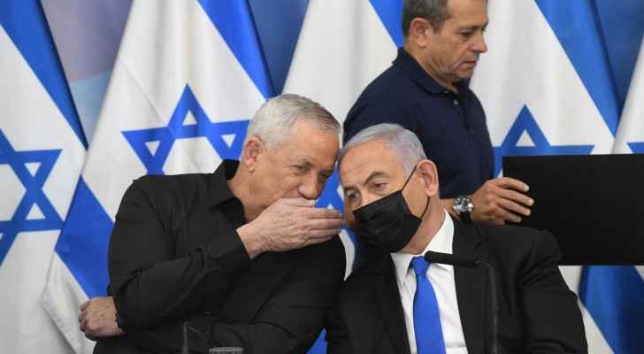 “Israeli” Defense Minister Benny Gantz and Prime Minister Benjamin Netanyahu at a press conference. (Tel Aviv) (May 21, 2021) (Photo: GPO) 