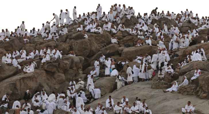 How many kilometers do pilgrims travel during Hajj rituals?