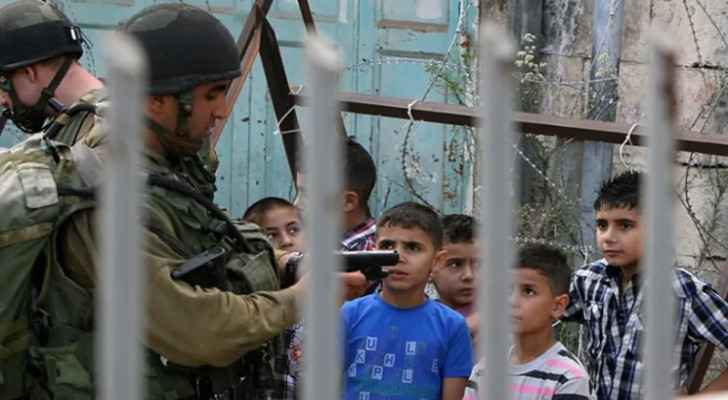 Israeli Occupation holding 9,300 Palestinians prisoners; 75 women, 250 children (Photo: EPA)